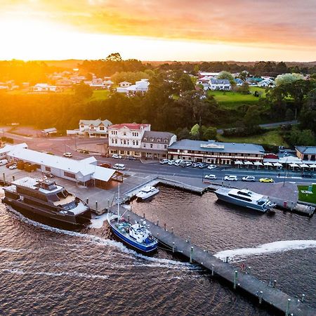 Strahan Village Buitenkant foto