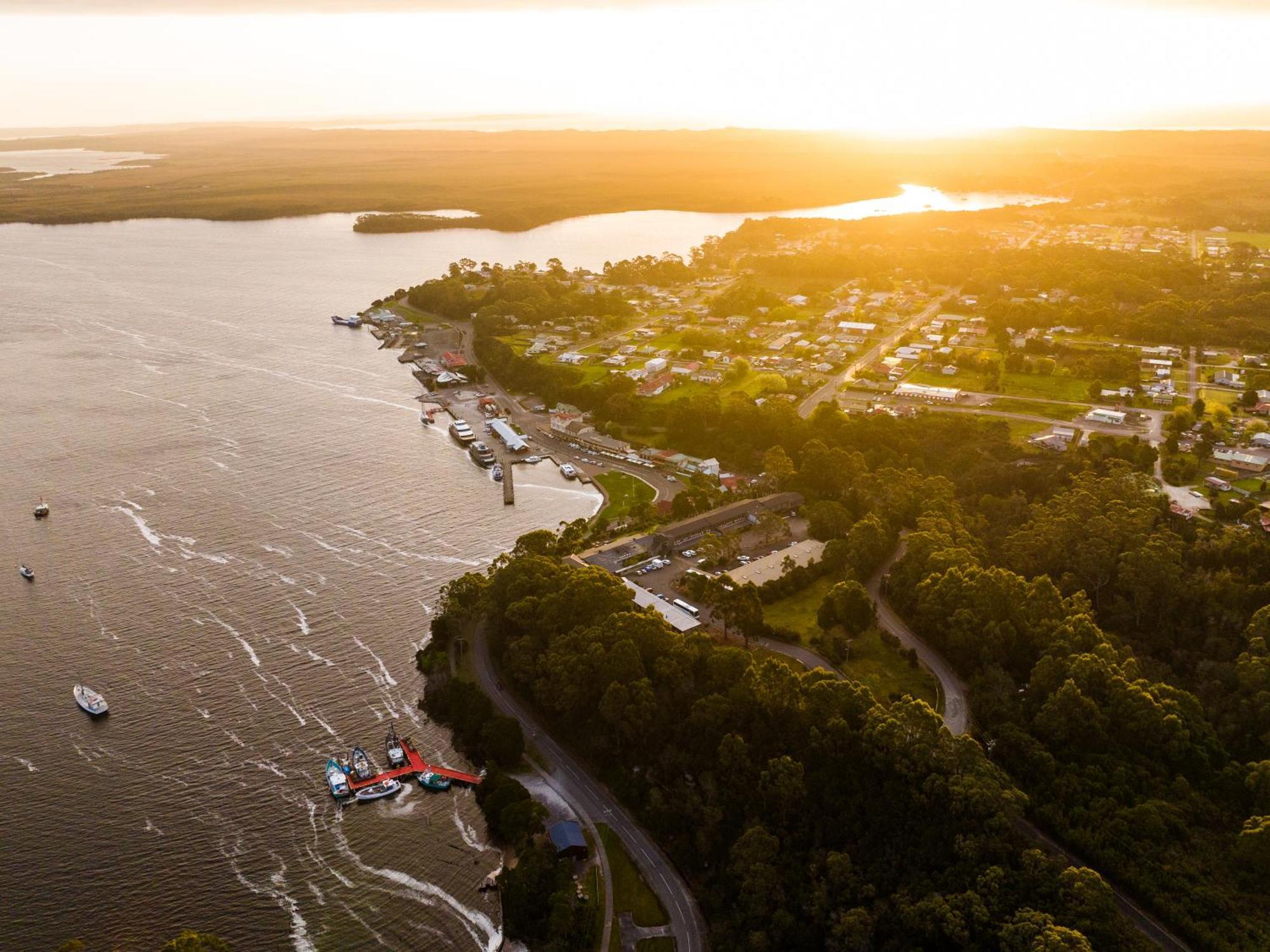 Strahan Village Buitenkant foto