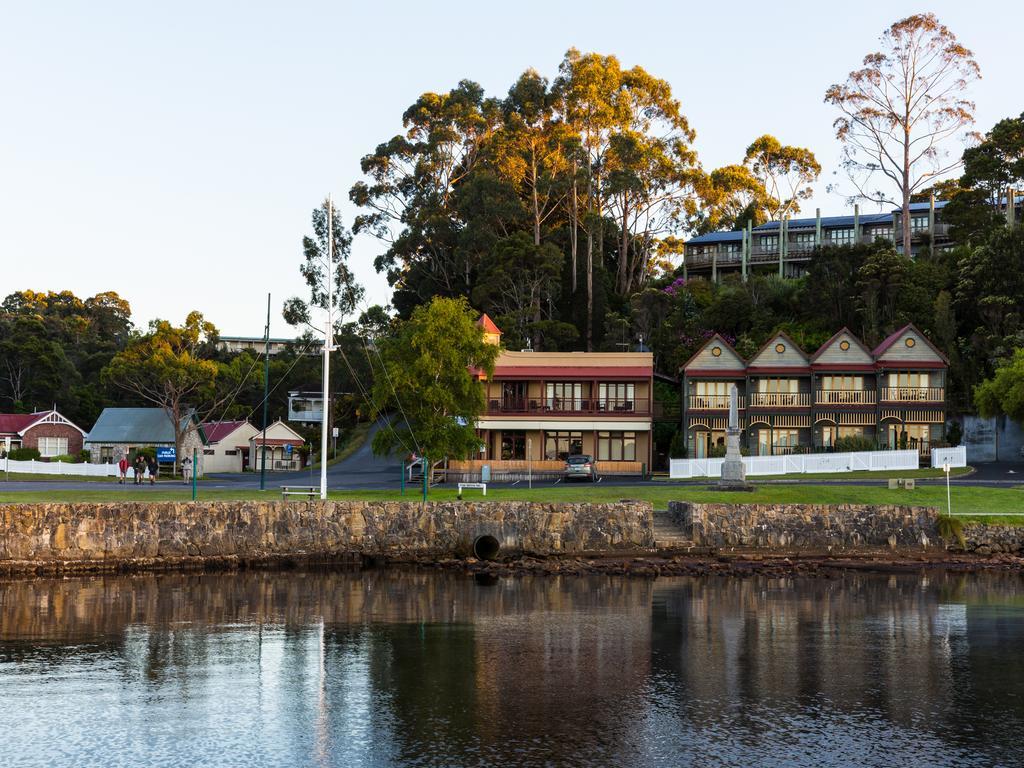 Strahan Village Buitenkant foto