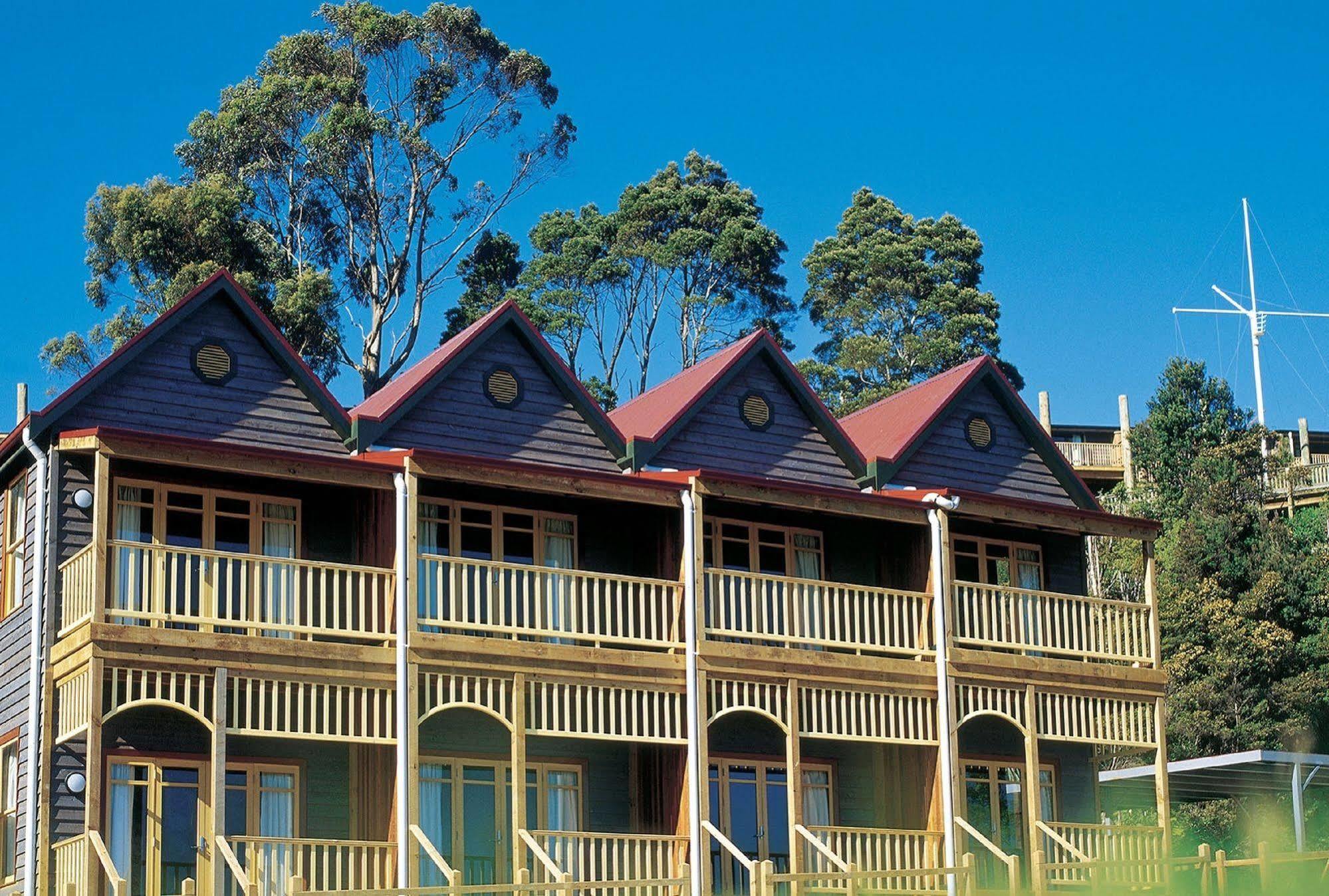 Strahan Village Buitenkant foto